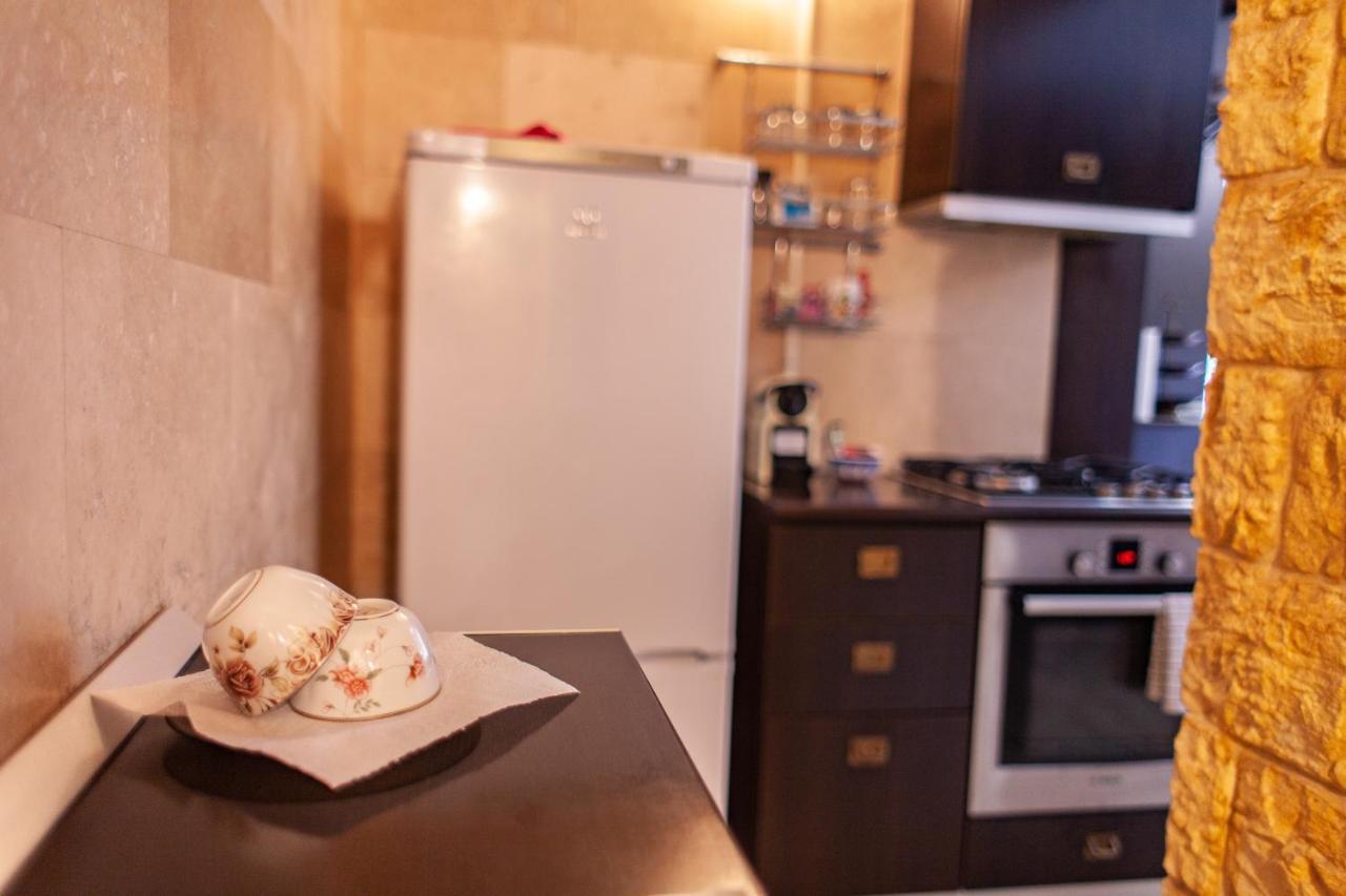 Spacious Apartment In City Centre 雅西 外观 照片