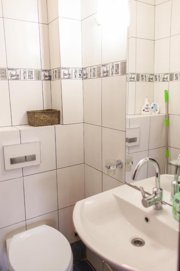 Spacious Apartment In City Centre 雅西 外观 照片