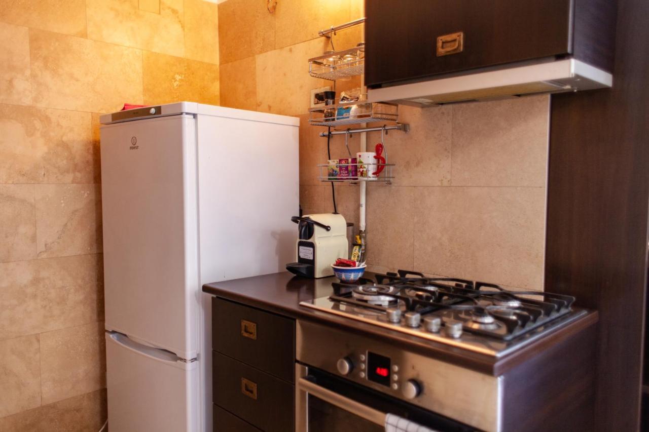 Spacious Apartment In City Centre 雅西 外观 照片